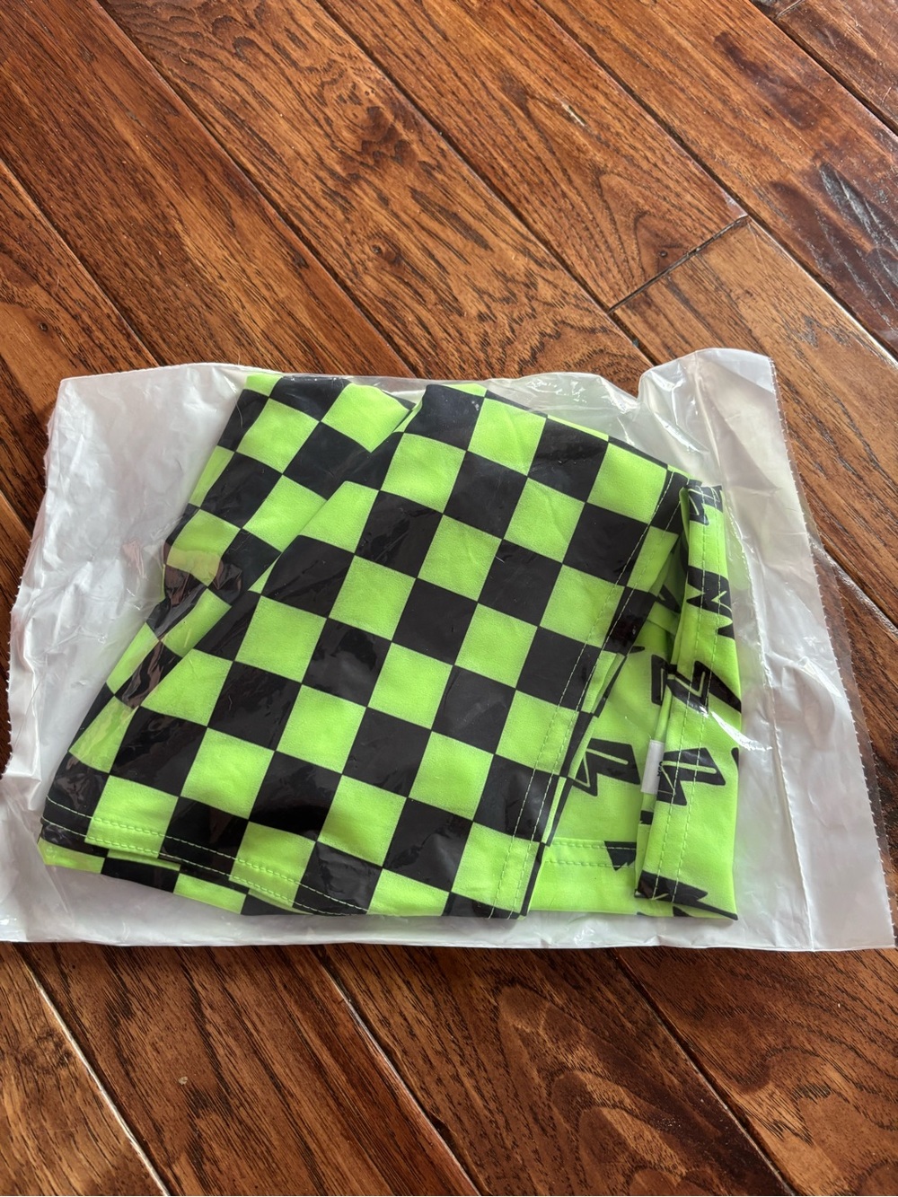 George Hats Size 7/8 Check Bolts Neon Green Hybrid Shorts